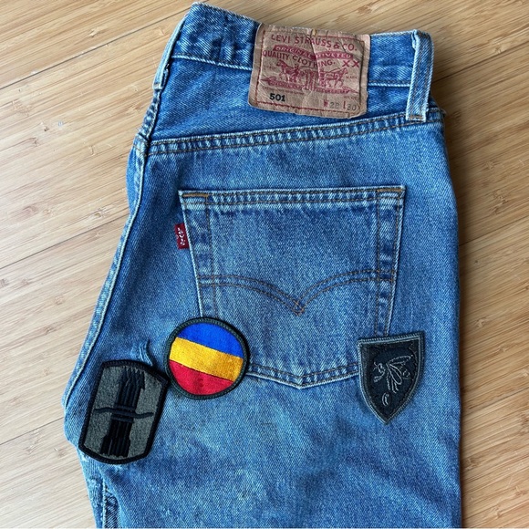 ICONS Objects of Devotion x LEVI'S Vintage 501 Jeans Size 28 Distressed Patches - Picture 4 of 13